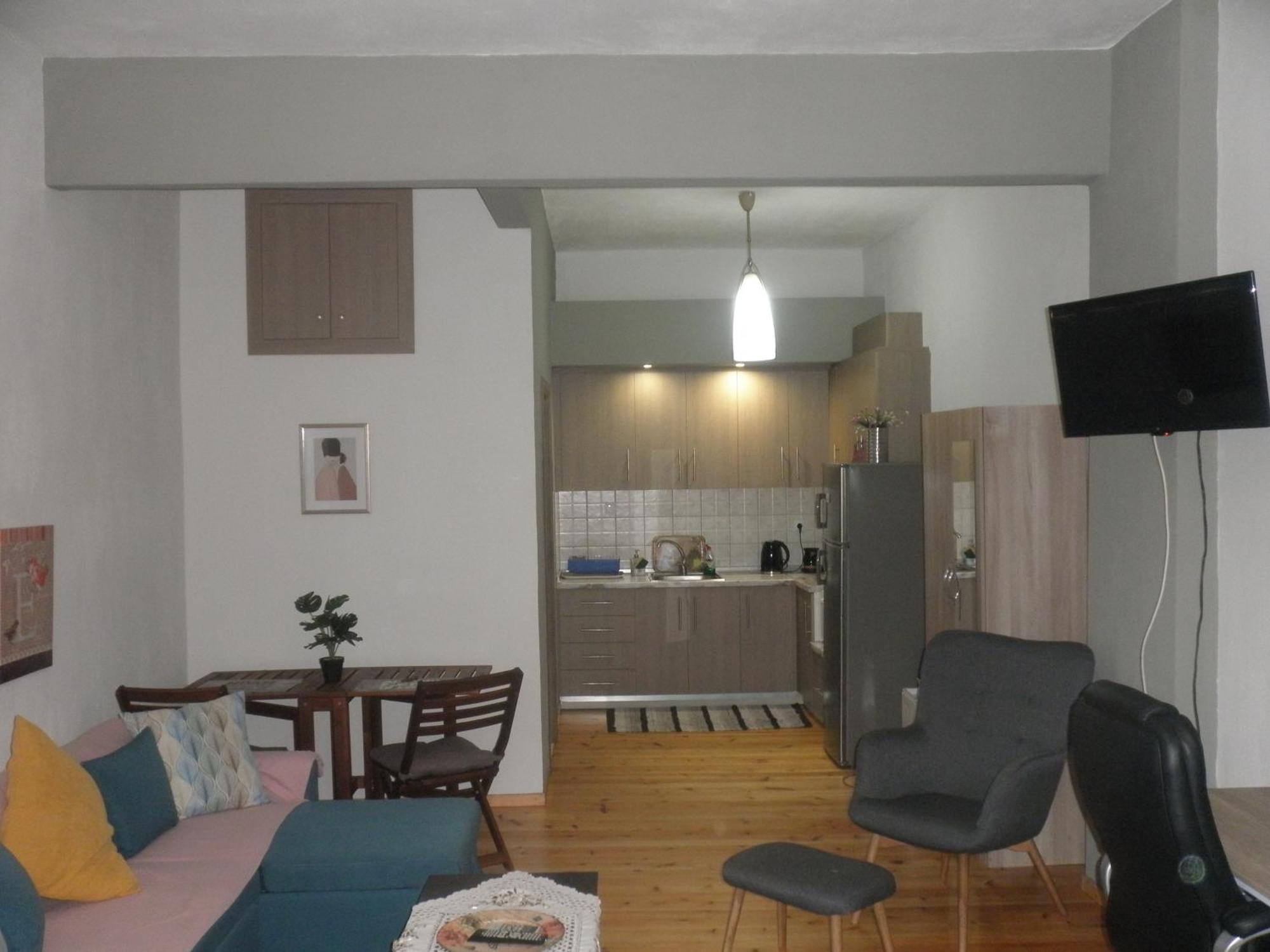 Apartment Penelope's And John's House